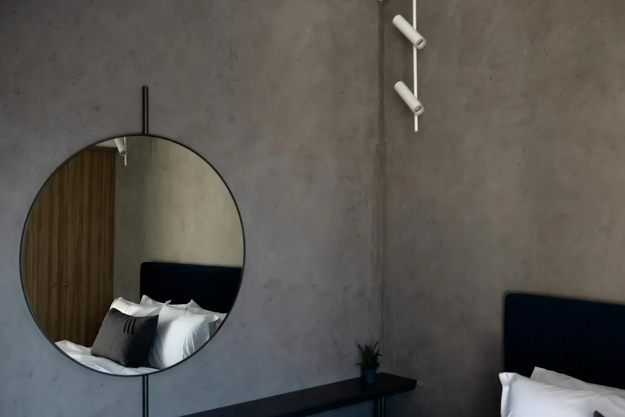Zur Studios And Suites Beirut 3*,